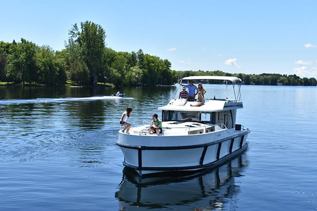 Le Boat Celebrates National Travel Agent Day Le Boat